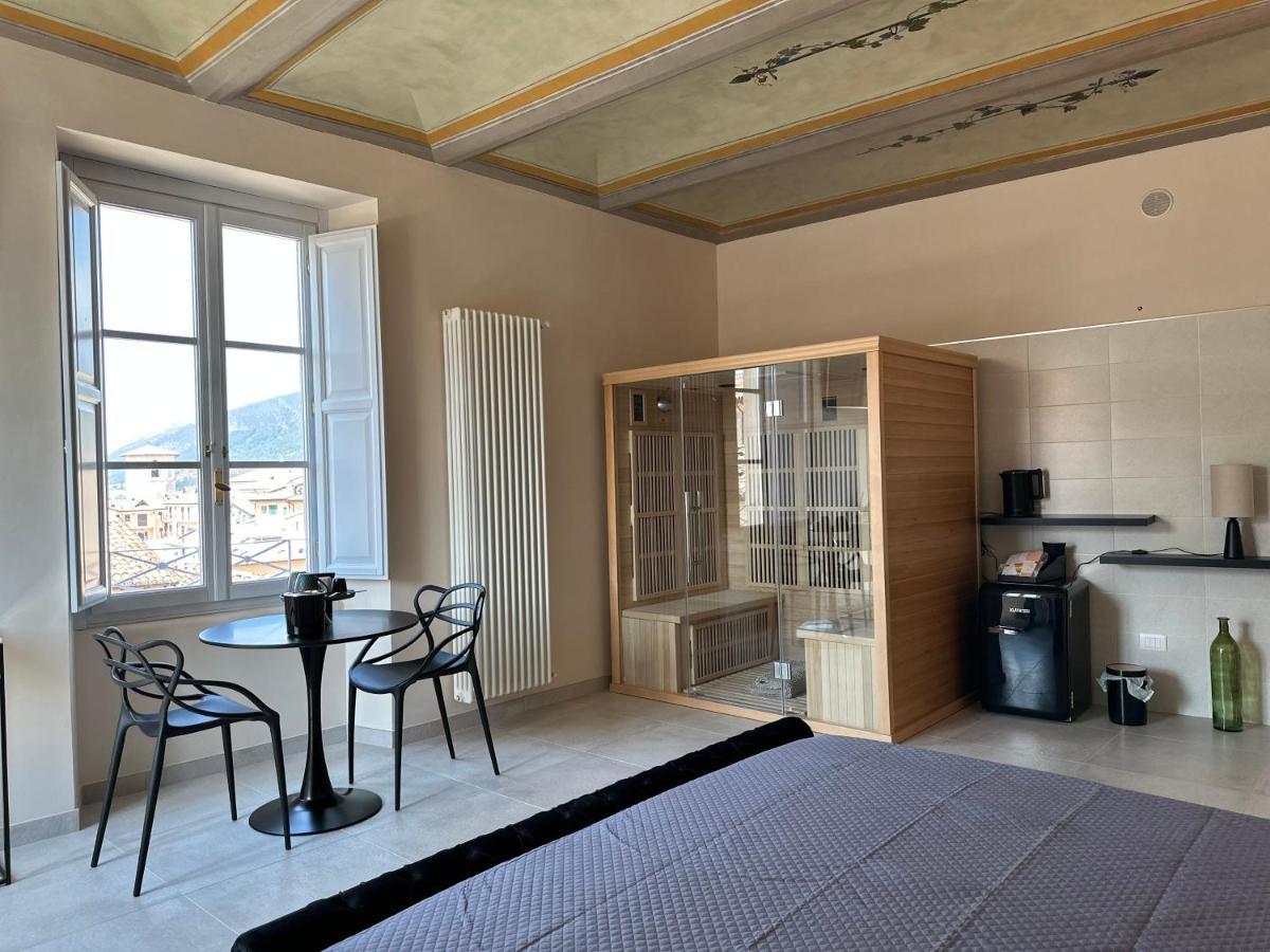 Casa Colonna - Suite Della Torre L'Aquila Bagian luar foto